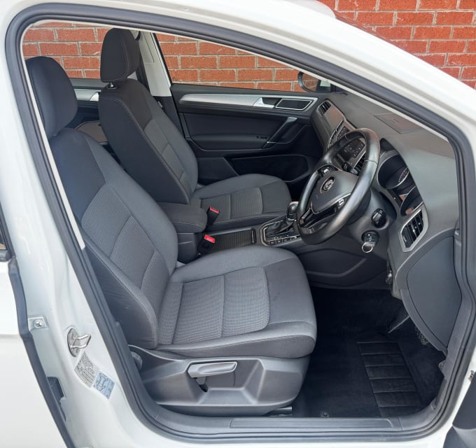 2025 Volkswagen Golf Sv