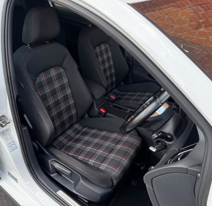2025 Volkswagen Golf