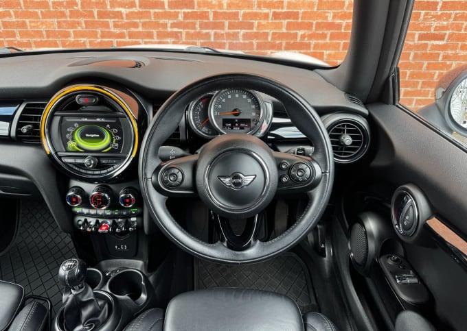 2025 Mini Hatch