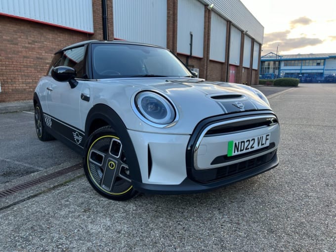 2024 Mini Electric Hatch