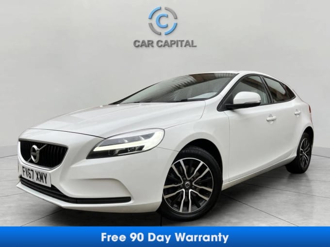 2025 Volvo V40