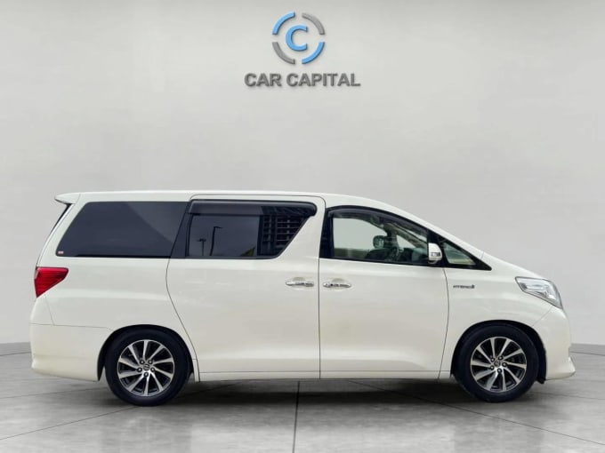 2025 Toyota Alphard