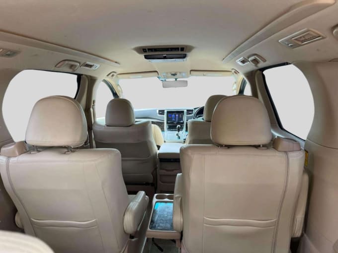 2025 Toyota Alphard