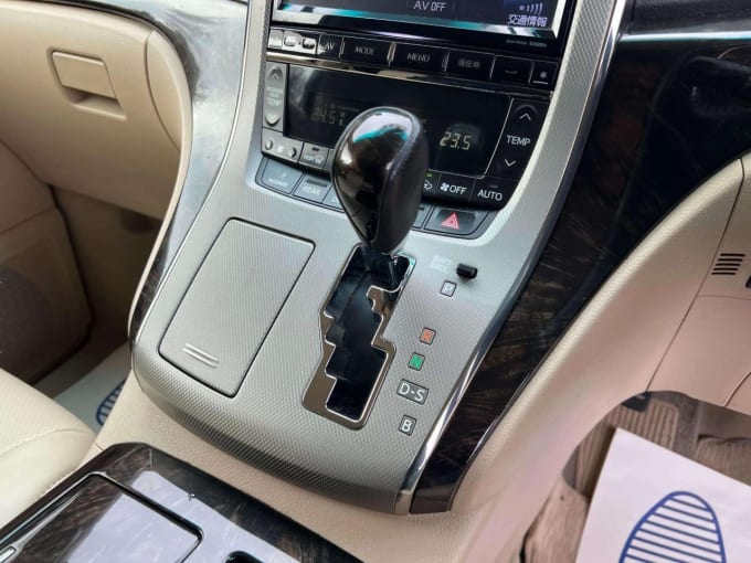 2025 Toyota Alphard