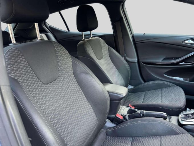 2025 Vauxhall Astra