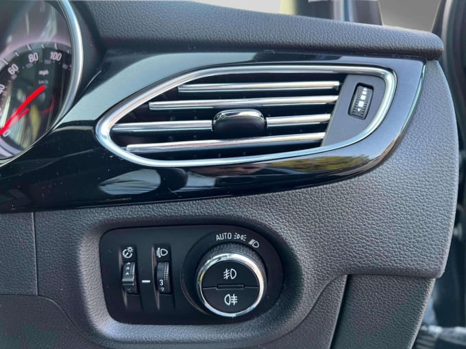 2025 Vauxhall Astra