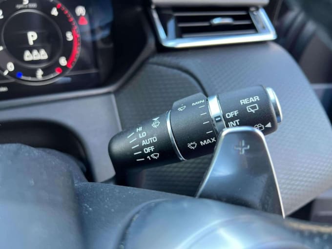 2025 Land Rover Range Rover Velar