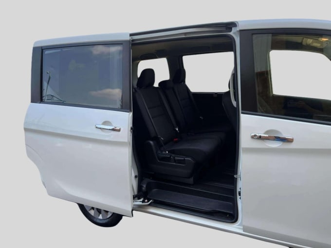 2025 Nissan Serena