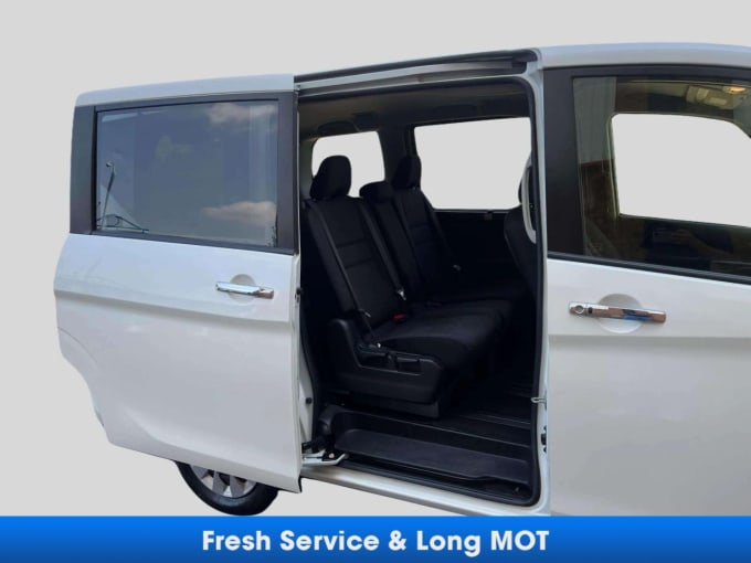 2025 Nissan Serena