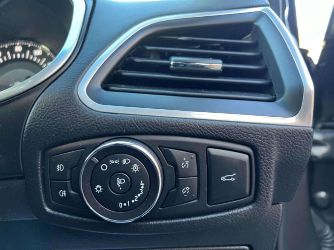 2025 Ford Edge