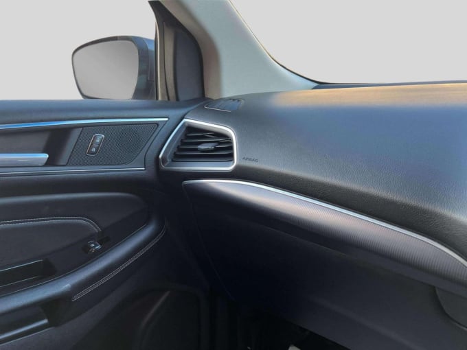2025 Ford Edge