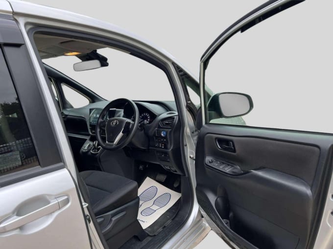 2025 Toyota Noah