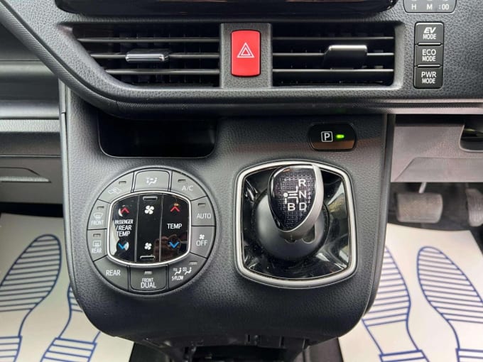 2025 Toyota Noah