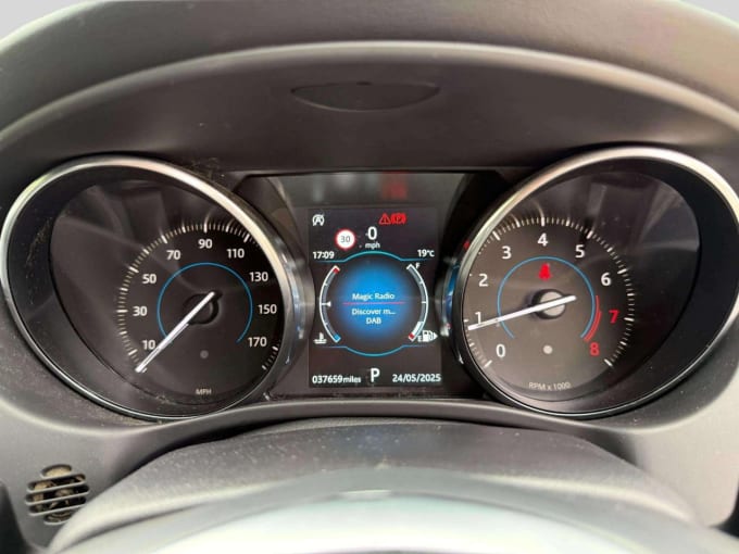 2025 Jaguar Xe