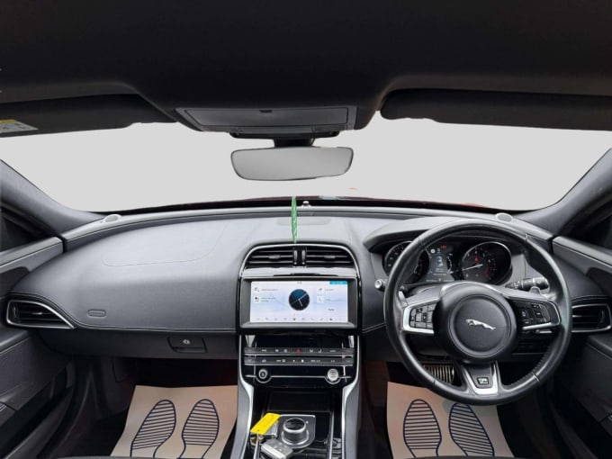 2025 Jaguar Xe