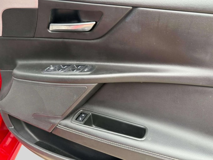 2025 Jaguar Xe