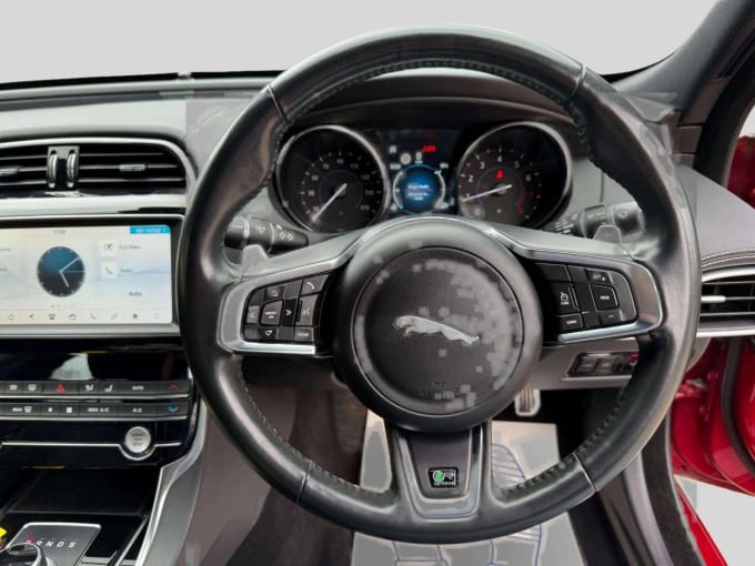 2025 Jaguar Xe