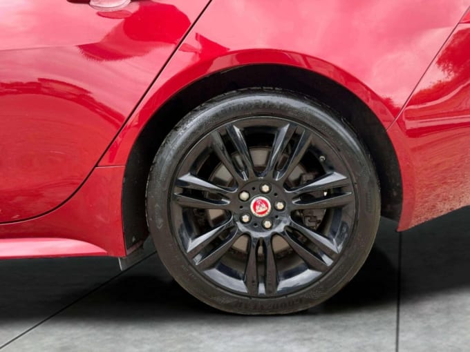2025 Jaguar Xe