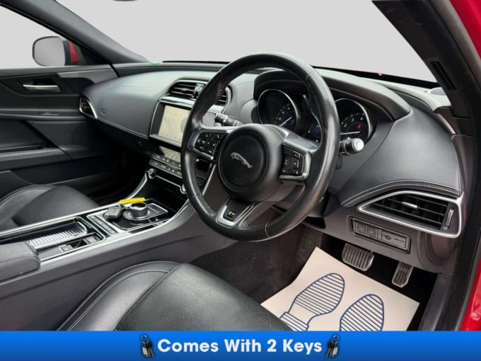 2025 Jaguar Xe