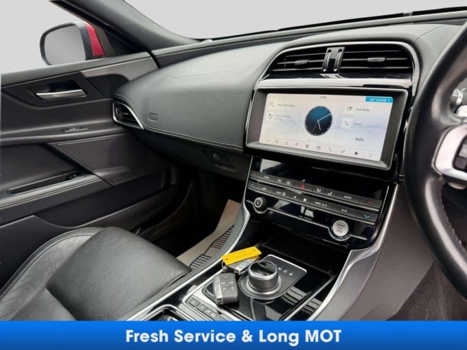 2025 Jaguar Xe