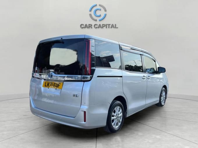 2025 Toyota Noah