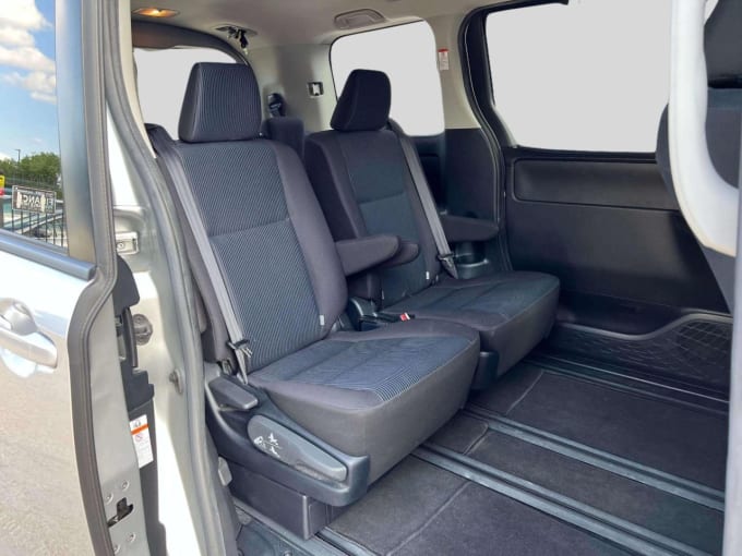2025 Toyota Noah