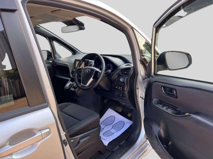 2025 Toyota Noah