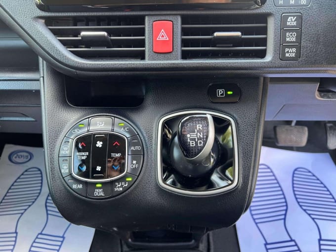 2025 Toyota Noah