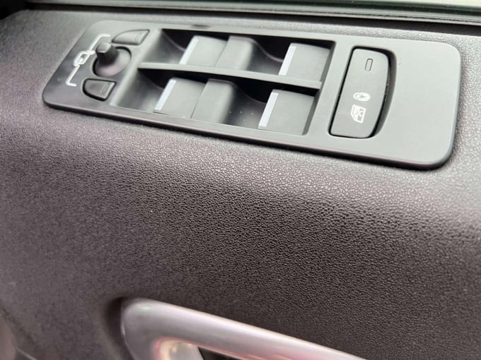 2025 Land Rover Discovery Sport
