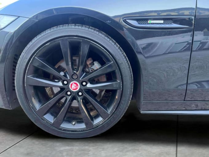 2025 Jaguar Xe