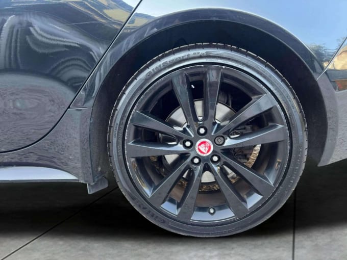 2025 Jaguar Xe