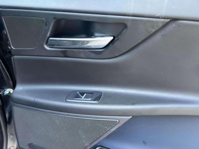 2025 Jaguar Xe
