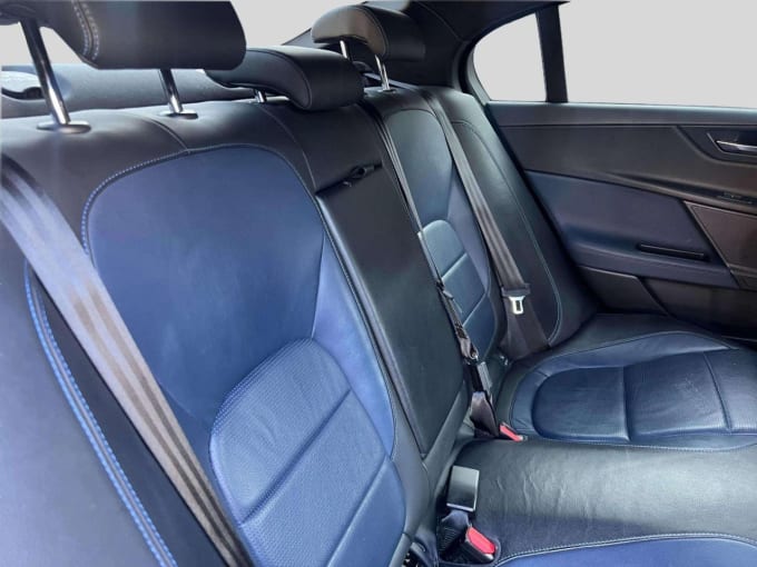 2025 Jaguar Xe