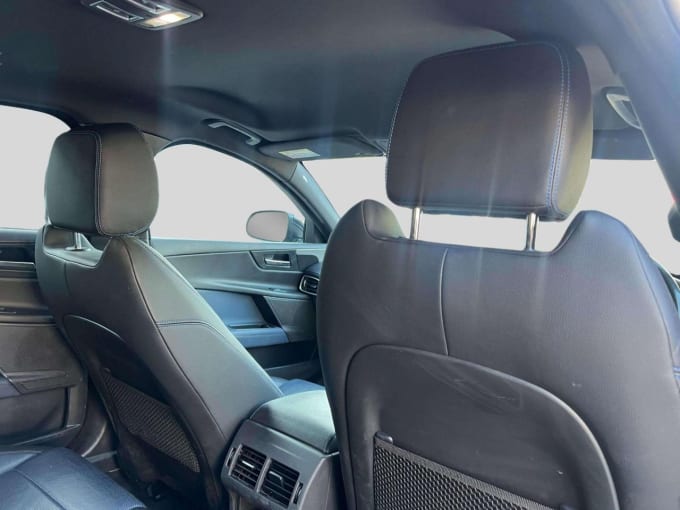 2025 Jaguar Xe