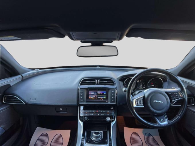 2025 Jaguar Xe