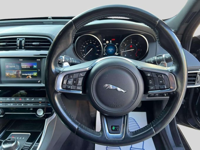 2025 Jaguar Xe