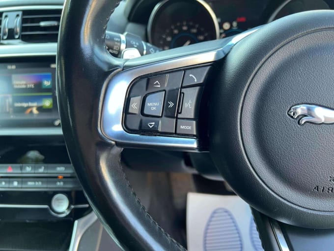 2025 Jaguar Xe