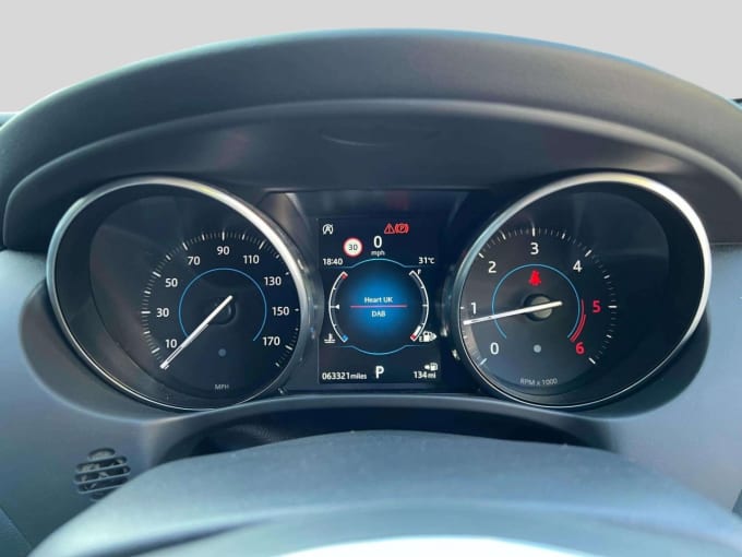 2025 Jaguar Xe