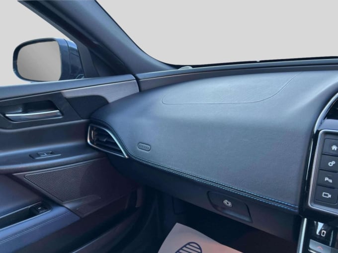 2025 Jaguar Xe