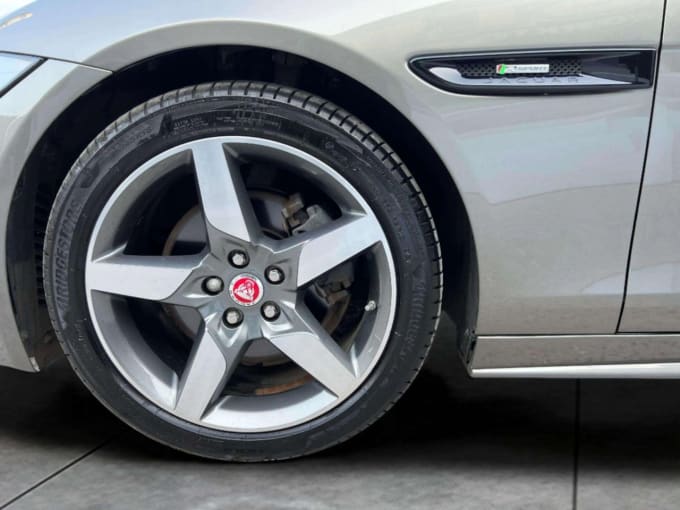 2025 Jaguar Xe