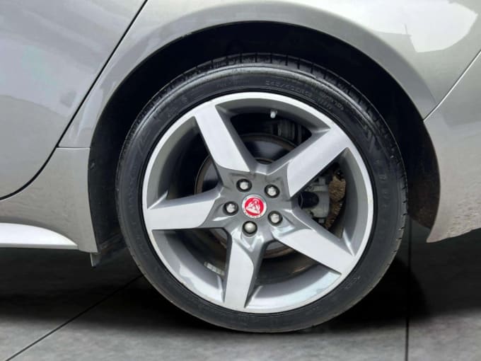 2025 Jaguar Xe
