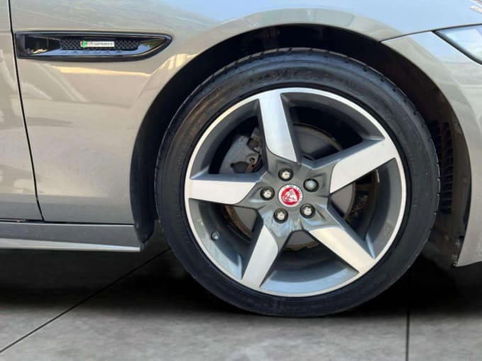 2025 Jaguar Xe