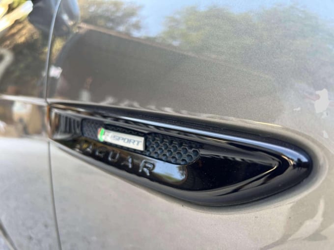 2025 Jaguar Xe