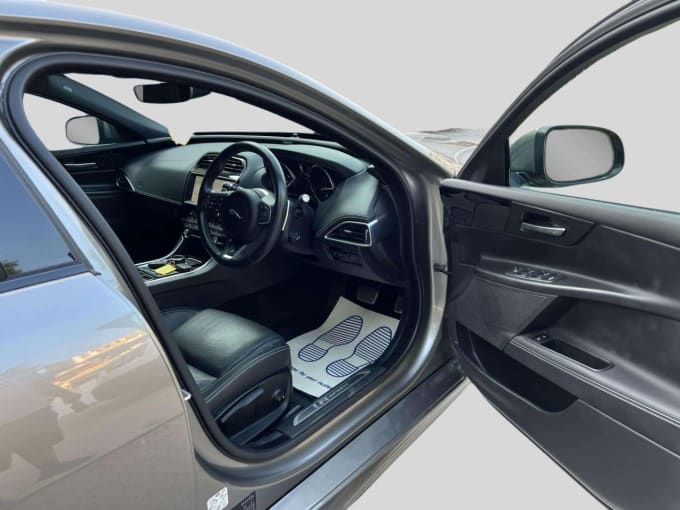 2025 Jaguar Xe