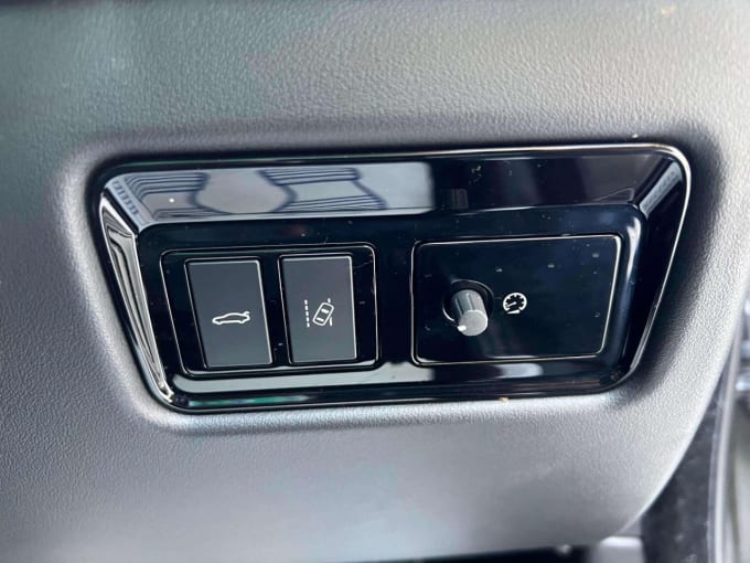 2025 Jaguar Xe