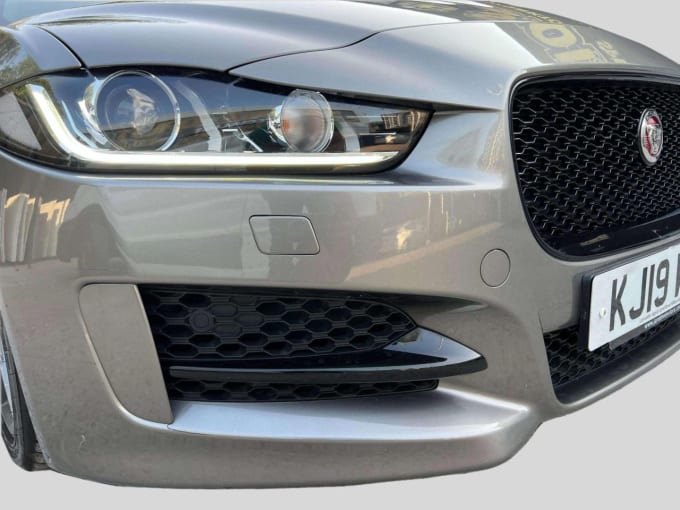 2025 Jaguar Xe
