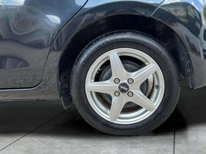 2025 Toyota Yaris