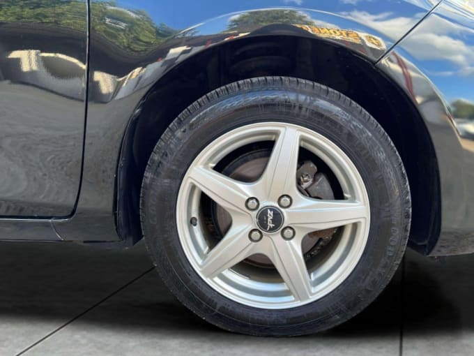 2025 Toyota Yaris