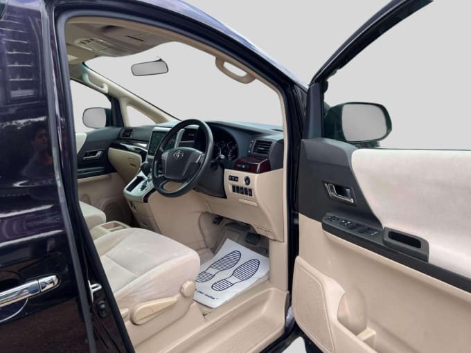 2025 Toyota Vellfire