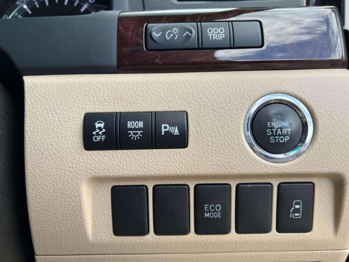 2025 Toyota Vellfire